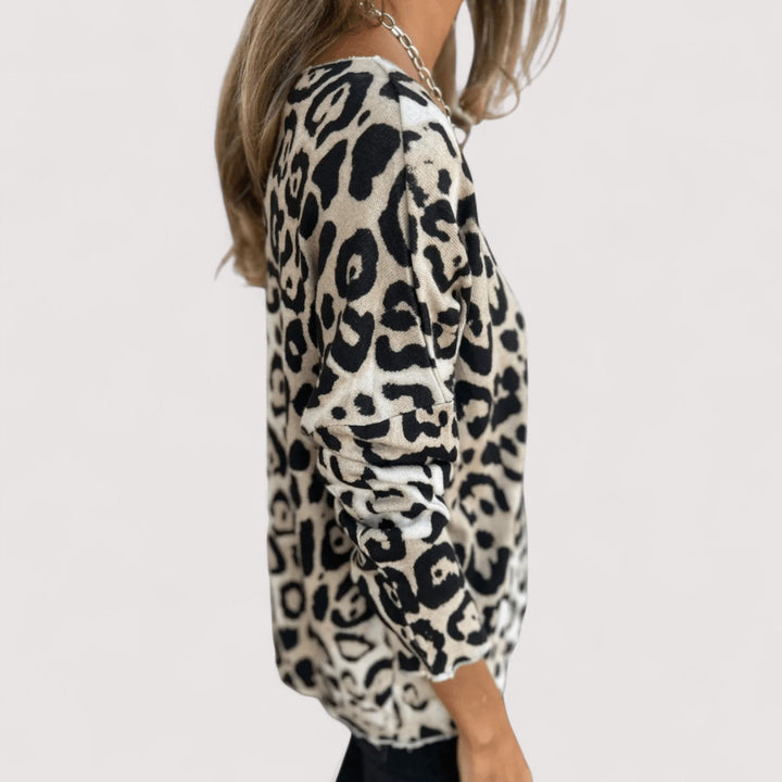 Olivia™ | Casual Women's Top with Leopard Print